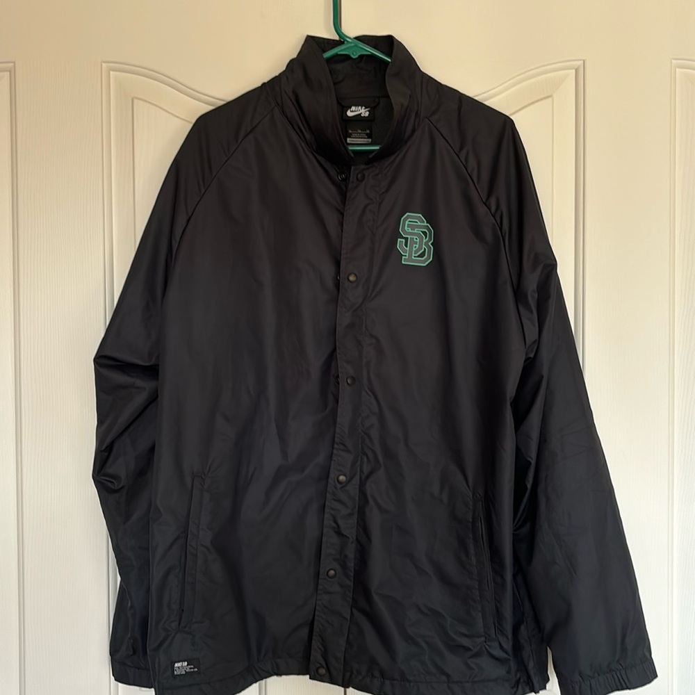Nike men’s SB black jacket size XL